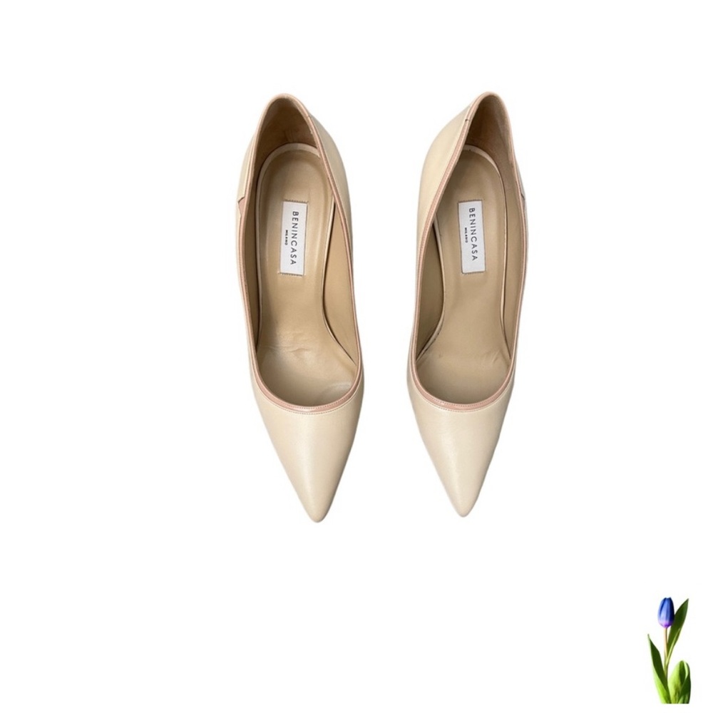 Benincasa Milano Nude
Leather Pointed Toe Pumps
Heels Size 9 Italy 40